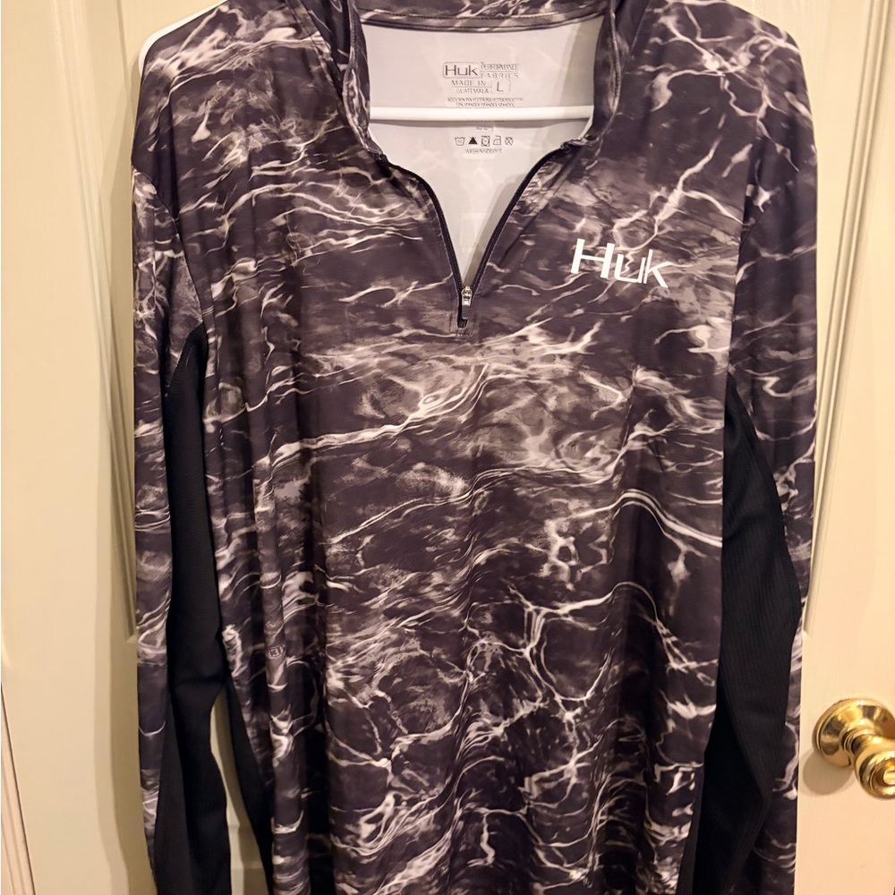 Huk Men's Black & White Marble-Print Swim Rash Guard - Quarter Zip